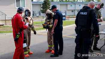 Edmonton residents cleared to return home after no dangerous substances found by police