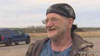 Boyle, Alta., residents band together as wildfire evacuation forces them from homes