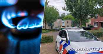 Na ruzie draait man (54) de gaskraan open, buurman vindt hem naakt in zijn appartement