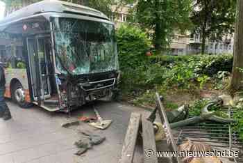 Negen gewonden bij aanrijding tussen wagen en bus in Brussel