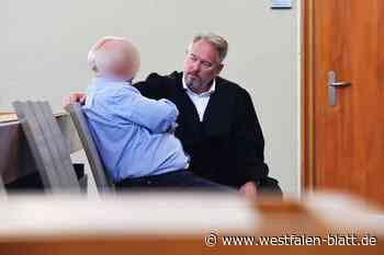 Familienvater läuft nackt in der Wohnung herum – Töchter ekeln sich