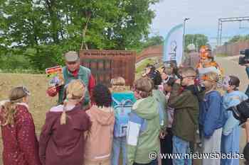 Leerlingen openen nieuwe fietsverbinding, fietstunnel en ecorecreaduct: “Hier kunnen dieren elkaar opnieuw vinden”