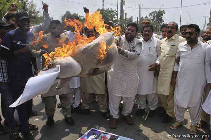 India and Pakistan trade fire and accusations as fears of a wider military confrontation rise