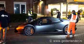 KIJK | Politie haalt Lamborghini van 3 ton van de weg: bestuurder heeft geen rijbewijs