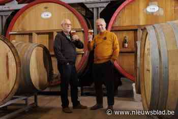 Jef Colruyt (66) en Frank Boon (71) vieren vijftigjarige vriendschap met nieuw bier: “We zijn samen naar de universiteit van de straat geweest”