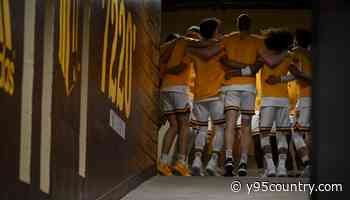 Wyoming Inks 6'8" Forward Kiani Saxon from MWSU