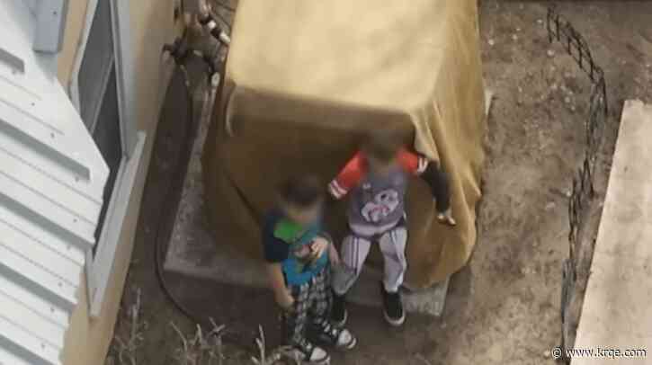 VIDEO: BCSO deputies try to convince 2 children to drop loaded gun