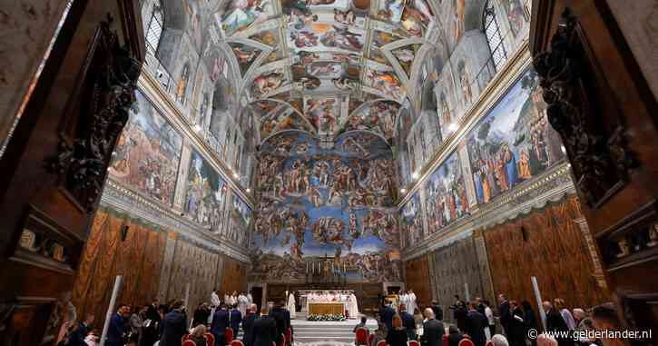 LIVE Nieuwe paus | Nieuwe paus Leo XIV draagt om 11.00 uur eerste mis voor in Sixtijnse Kapel