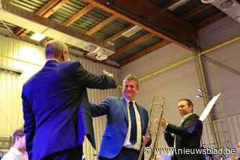 Fanfare viert jubileum van dirigent met concert