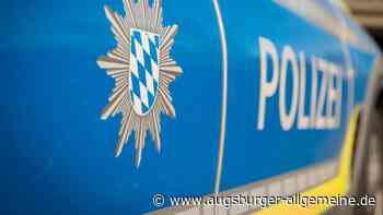 Geparktes Auto wird in der Schwaighofstraße angefahren