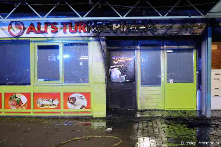 Burgemeester sluit Ali’s Turkse Pizza aan het Wormerplein voor twee weken na beschieting en brandstichting