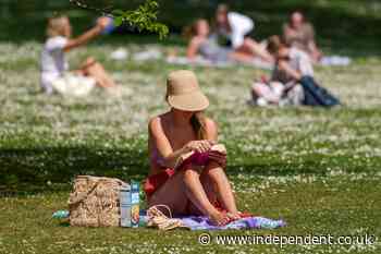 UK set to be hotter than Barcelona this weekend as warm weather returns