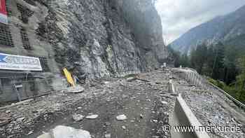 Wichtige Alpenroute in Österreich gesperrt: Mächtiger Felssturz donnert auf Fahrbahn