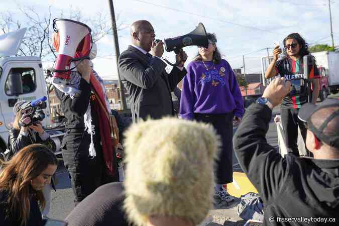 New Jersey mayor arrested at ICE detention center where he was protesting, prosecutor says