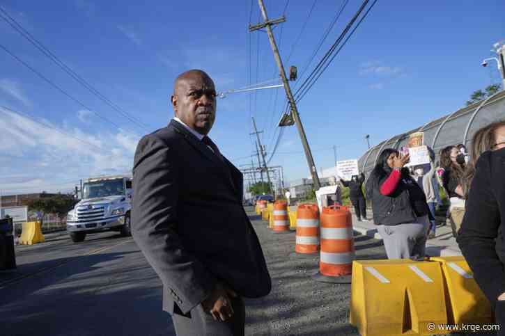 Newark Mayor Ras Baraka taken into custody by homeland security at NJ ICE facility