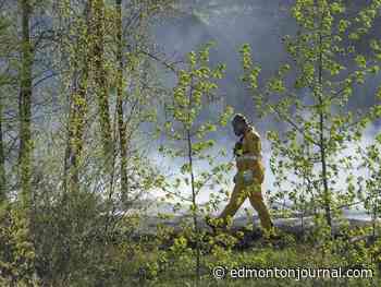 Evacuation broadens in Sturgeon County fire, province steps in