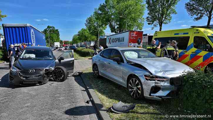 Proefrit eindigt in ravage, bestuurder onder invloed veroorzaakt ongeluk