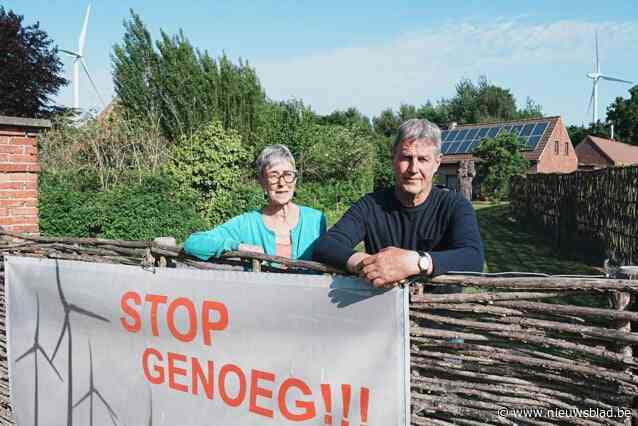Hilde (65) en Peter (66) worden omsingeld door hoogste windmolens van België: “De gewone burger kan zich niet weren tegen grote bedrijven”