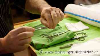 Beschneidung im Schlafzimmer: Kinder erlitten starke Schmerzen und Traumata