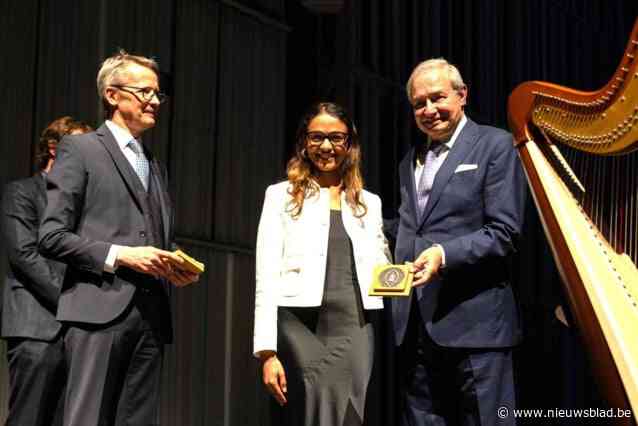 Kulak geeft erepenning aan Fonds Lisa