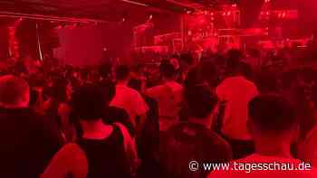 Saudi-Arabien: Auf einmal Nachtleben - und weiter alte Strenge