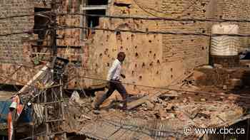 Pakistan, India trade missile strikes amid calls for de-escalation