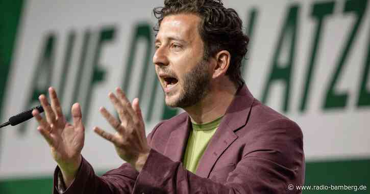 Grünen-Chef Banaszak kämpft für AfD-Verbotsverfahren