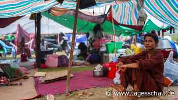 Nach dem Beben in Myanmar - Leben in Zelten neben den Trümmern