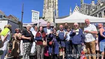 Winnaars ‘Maand van de Markt’ ontvangen prijzen: “Op mooie dagen is het koppen lopen”
