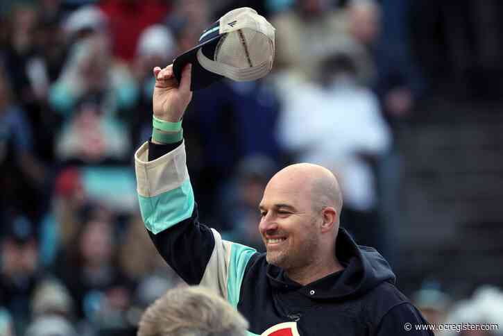 These researchers are trying to diagnose CTE during life. They’re recruiting former football players