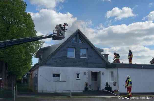 FW Neumünster: Dachstuhlbrand im Stadtteil Wittorf - Feuerwehr verhindert Schlimmeres