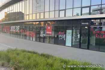 Vandalisme aan Elindus Arena: KV Kortrijk-supporters verdacht van graffiti en poging tot inbraak