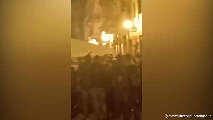 Gli alpini intonano la canzone fascista “Faccetta nera” durante il raduno di Biella. Pd: “Insulto alla memoria”