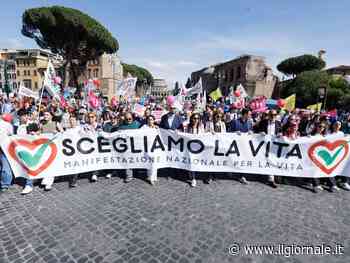 Piazza per la Vita a Roma: Allarme di Fontana: “Serve una svolta contro il declino demografico”