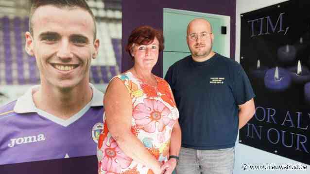 Beerschot-speler Tim Nicot (23) overleed 10 jaar geleden aan hartfalen, mama bij eerbetoon in Olympisch Stadion: “Ik kan dit nog altijd geen plaats geven”