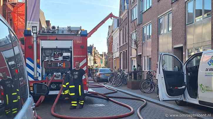 Huis in brand in binnenstad, vuur snel onder controle