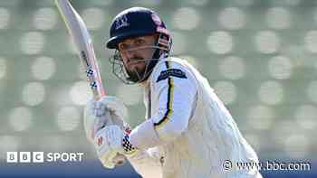 Bears pile up huge total against Surrey