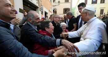 Nieuwe paus verklaart keuze voor de naam Leo en bezoekt graf van voorganger Franciscus