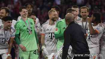 Geheimnis um ungewöhnlichen Gast bei Bayern-Meisterfeier: Woher stammt dieser Kakadu?