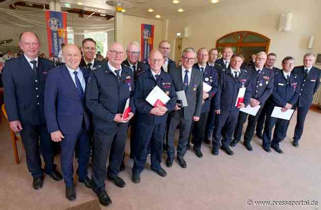 FW-PB: Mehr als 3.200 Feuerwehrleute stehen im Kreis Paderborn bereit / VdF-Kreisverband zieht Jahresbilanz und gratuliert der Feuerwehr Paderborn zum 150-jährigen Bestehen