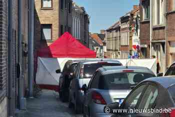 Verdacht overlijden in Tienen: omstanders proberen bloedende man (44) nog te reanimeren, vrouw (35) gearresteerd op verdenking van doodslag