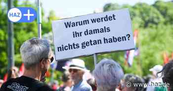 Opernplatz Hannover: Mehrere hundert Menschen fordern „AfD-Verbot jetzt“