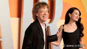 Ungleiche Beziehung: Mick Jaggers Verlobte scherzt über Altersunterschied