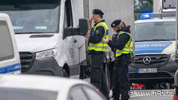 Polizeidienststellen unbesetzt?: Grüne gehen gegen Grenzkontrollen vor - 18 Fragen an Dobrindt