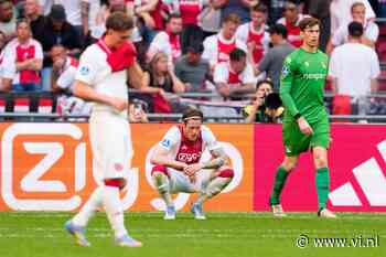 Ajax strompelt naar de eindstreep