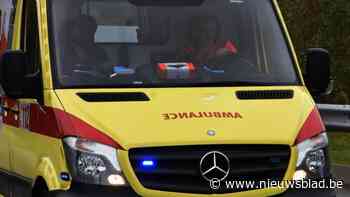 Fietser (16) raakt gewond bij botsing
