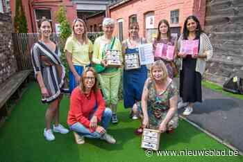 Dames van Rebelle Torhout schenken menstruatieboxen aan acht basisscholen