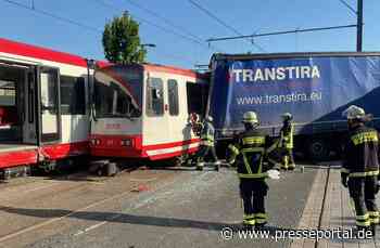 FW-DO: Schwerer Verkehrsunfall zwischen einem LKW und zwei Stadtbahnen