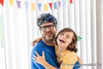 Jarige Miro (10) krijgt liedje en videoclip cadeau van papa Ruben (38): “Intens bijzonder om hem tien jaar lang te zien opgroeien”