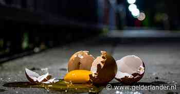 Eiergooier slaat wéér toe in dit dorp: de volgende dag staat de politie op de stoep, maar hij krijgt geen straf